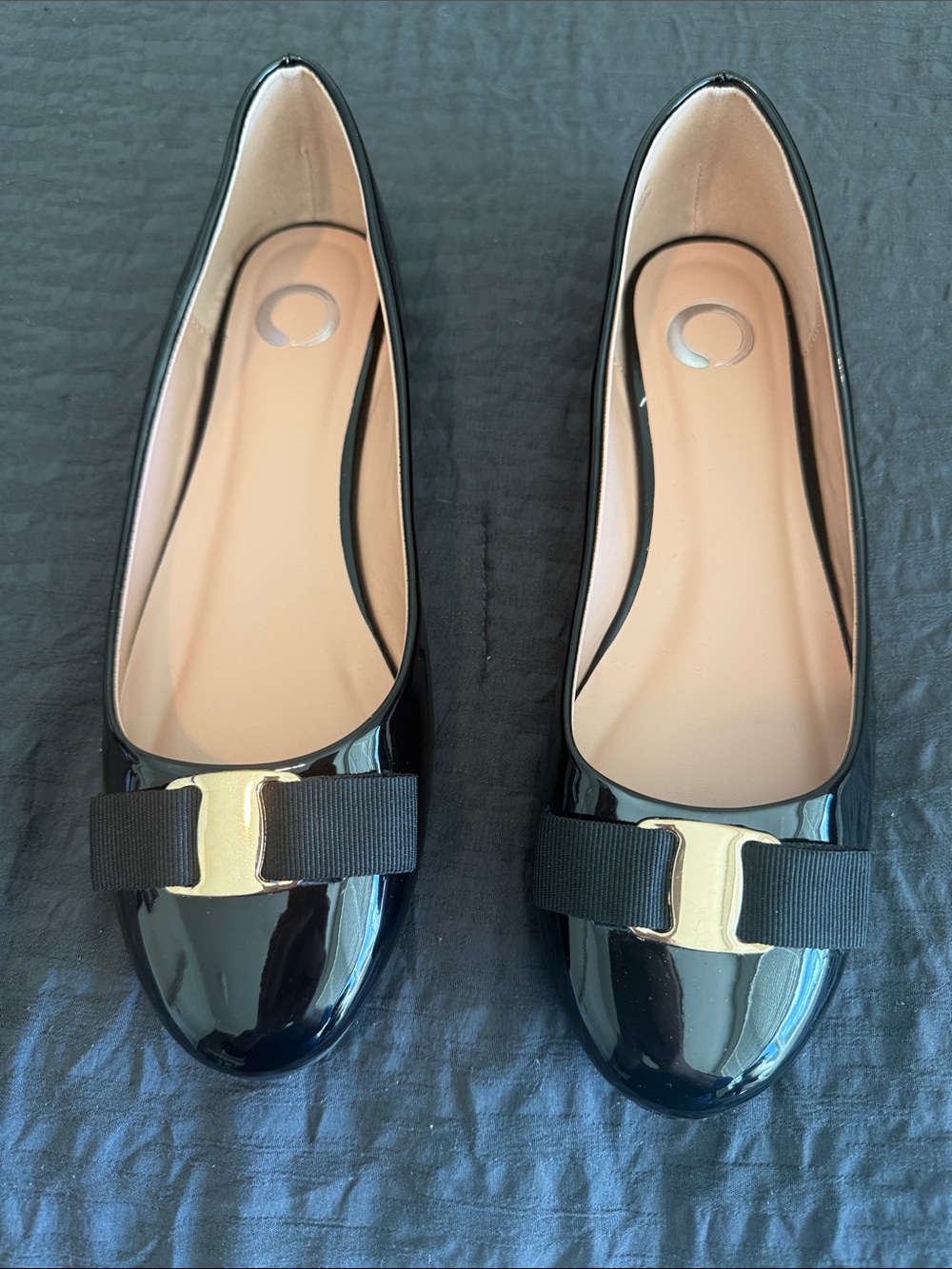 Journee women’s flats
